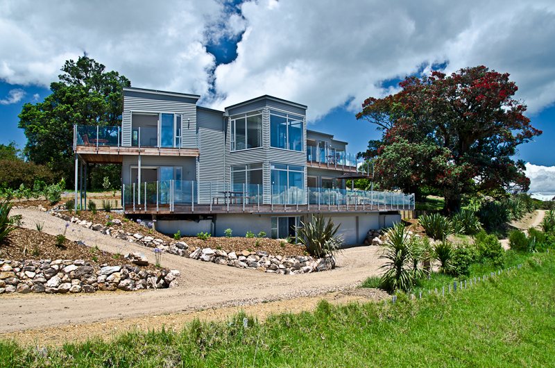 Kingfishers Visit Waiheke Holiday Houses
